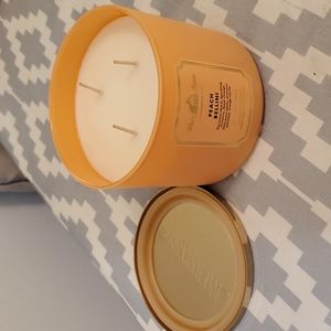 Bath & Body Works Peach Bellini candle